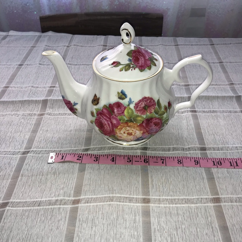Stechkol Bone China Garden Roses teapot With Lid, 4 Cups (1 Mismatch) - Picture 12 of 13